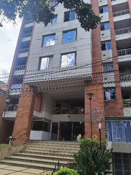 Apto-Loft en Arriendo en Laureles